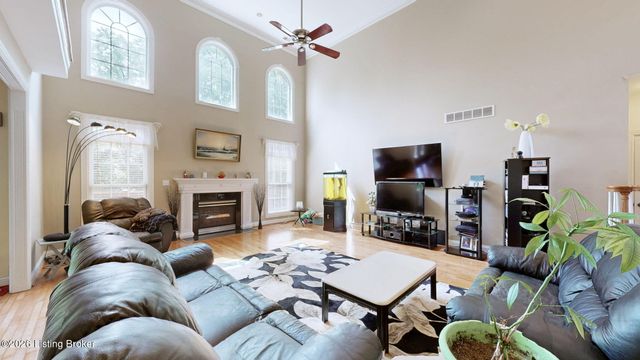 3416 Tucker Wood Ln, Louisville, KY 40299
