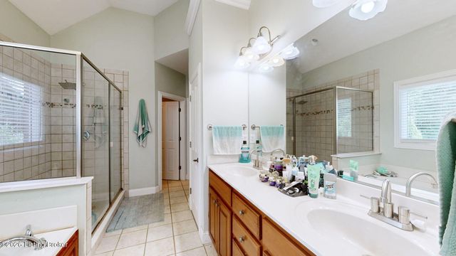 3416 Tucker Wood Ln, Louisville, KY 40299