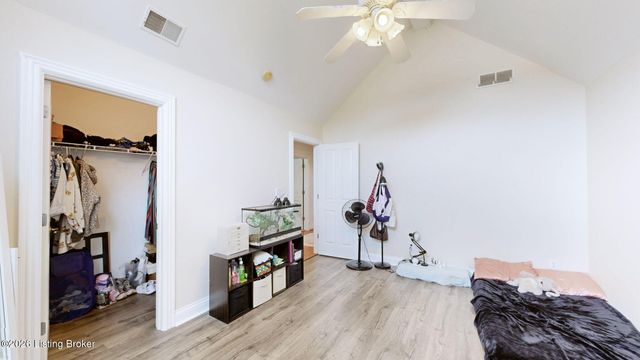 3416 Tucker Wood Ln, Louisville, KY 40299