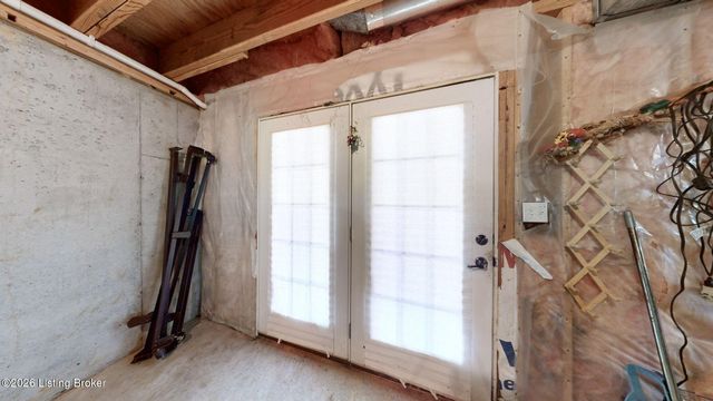 3416 Tucker Wood Ln, Louisville, KY 40299