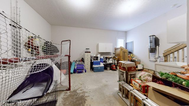 3416 Tucker Wood Ln, Louisville, KY 40299