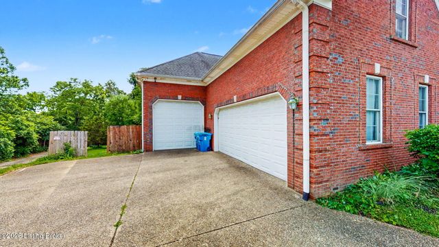 3416 Tucker Wood Ln, Louisville, KY 40299