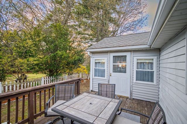 29 Greenleaf Cir, Framingham, MA 01701