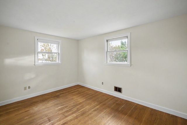 29 Greenleaf Cir, Framingham, MA 01701