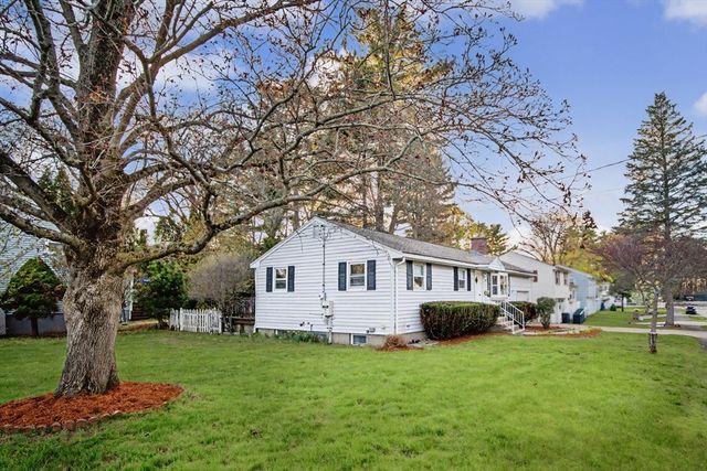 29 Greenleaf Cir, Framingham, MA 01701