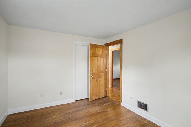 29 Greenleaf Cir, Framingham, MA 01701