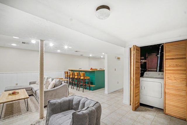 29 Greenleaf Cir, Framingham, MA 01701