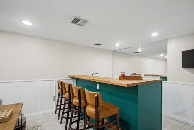 29 Greenleaf Cir, Framingham, MA 01701