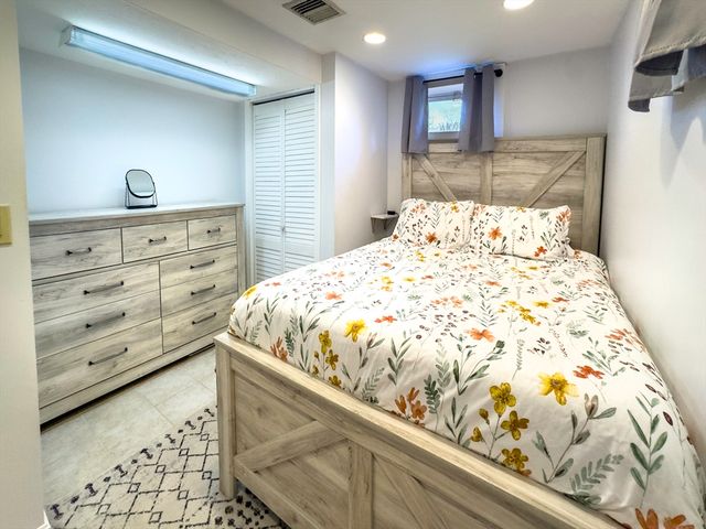 29 Greenleaf Cir, Framingham, MA 01701