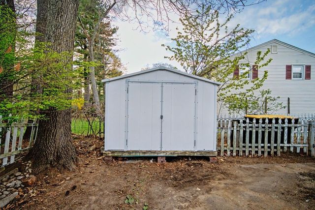 29 Greenleaf Cir, Framingham, MA 01701