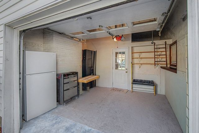 29 Greenleaf Cir, Framingham, MA 01701