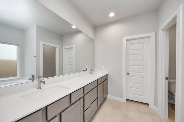 11802 Royal Willow Lane, Houston, TX 77066