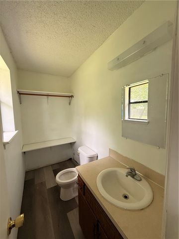 1004 SE 11th Street, Bentonville, AR 72712