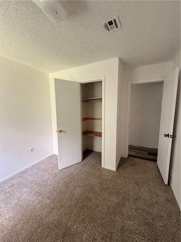 1004 SE 11th Street, Bentonville, AR 72712