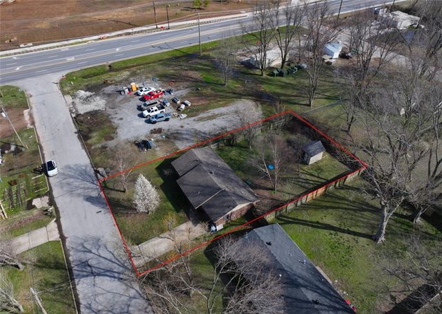 1004 SE 11th Street, Bentonville, AR 72712