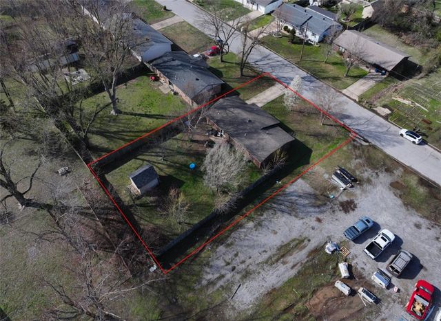 1004 SE 11th Street, Bentonville, AR 72712