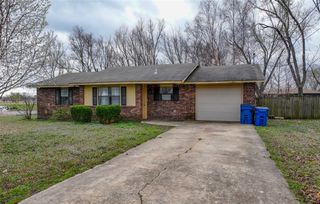 1004 SE 11th Street, Bentonville, AR 72712