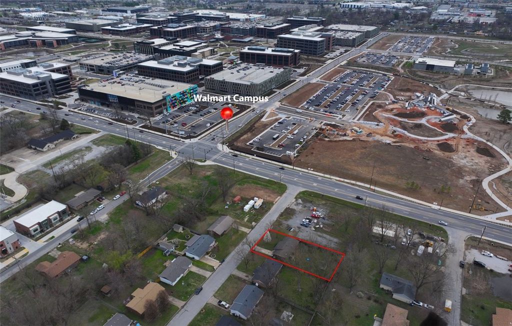 1004 SE 11th Street, Bentonville, AR 72712