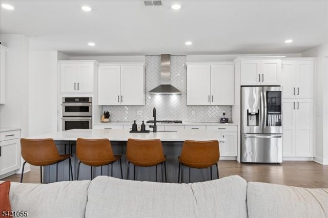 61 Village Dr, Montgomery Twp., NJ 08558