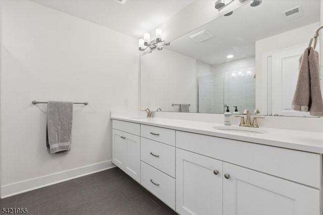 61 Village Dr, Montgomery Twp., NJ 08558