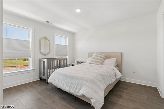 61 Village Dr, Montgomery Twp., NJ 08558