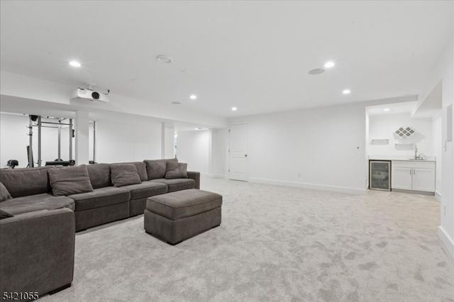 61 Village Dr, Montgomery Twp., NJ 08558