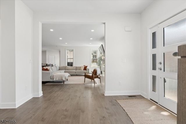 61 Village Dr, Montgomery Twp., NJ 08558
