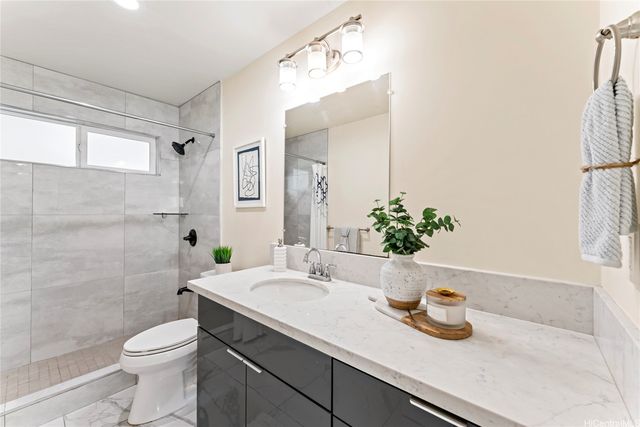 928 9th Avenue C, Honolulu, HI 96816