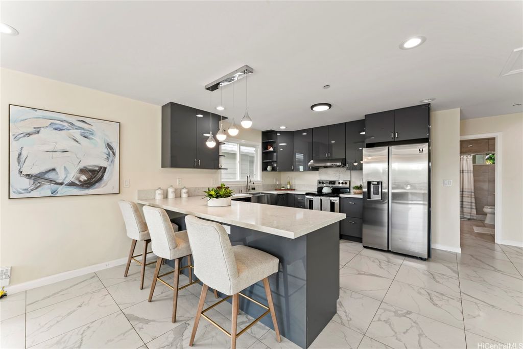 928 9th Avenue C, Honolulu, HI 96816