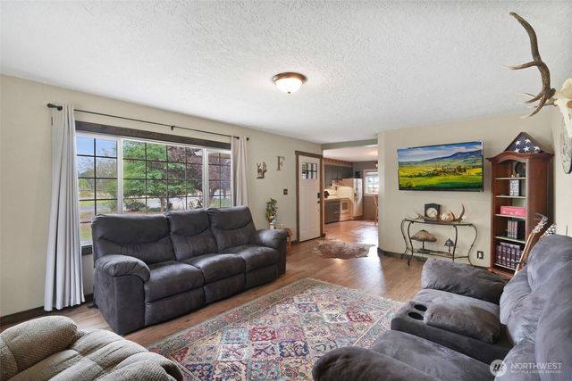 142 Drews Prairie Road, Toledo, WA 98591