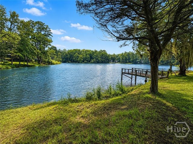 91 Holly Circle, Midway, GA 31320