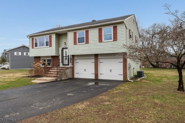 87 Lynnfield Ter, Lopatcong Twp., NJ 08865
