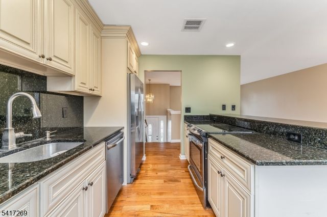 87 Lynnfield Ter, Lopatcong Twp., NJ 08865