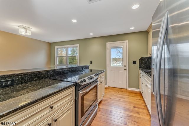 87 Lynnfield Ter, Lopatcong Twp., NJ 08865