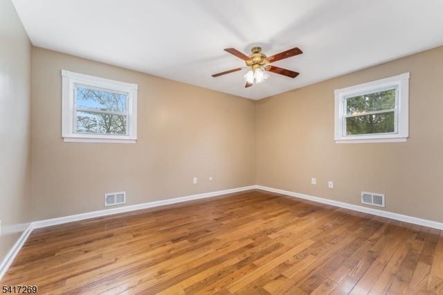 87 Lynnfield Ter, Lopatcong Twp., NJ 08865