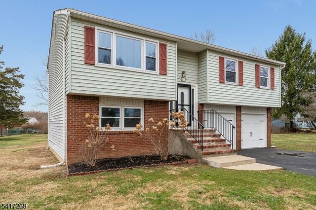 87 Lynnfield Ter, Lopatcong Twp., NJ 08865