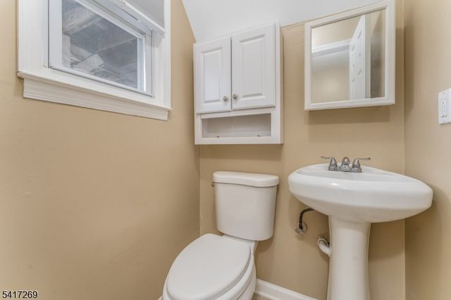 87 Lynnfield Ter, Lopatcong Twp., NJ 08865