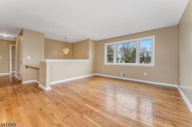 87 Lynnfield Ter, Lopatcong Twp., NJ 08865