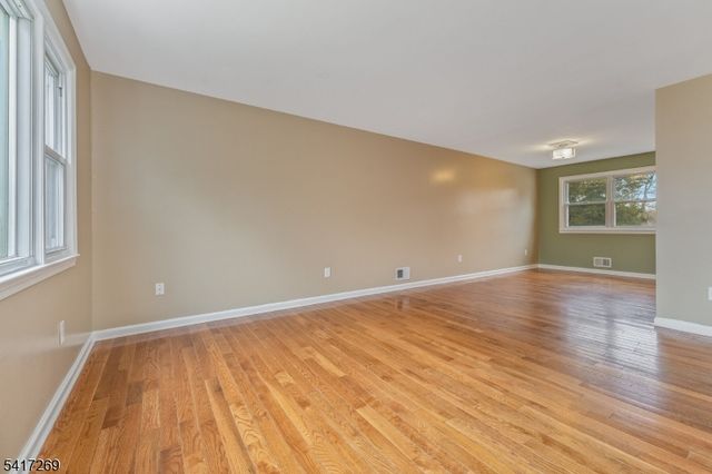 87 Lynnfield Ter, Lopatcong Twp., NJ 08865