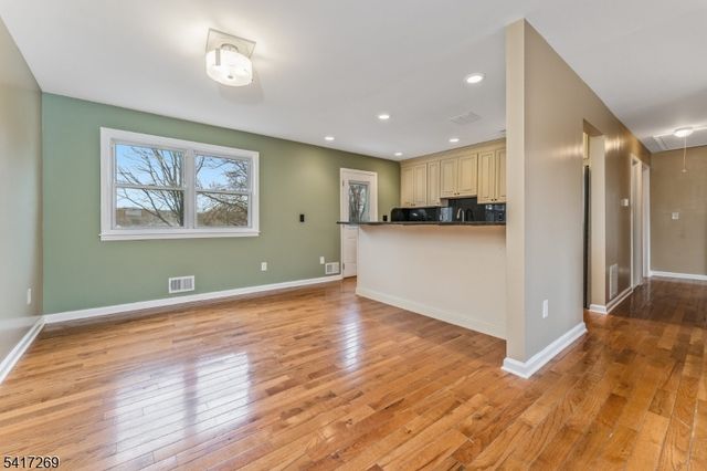 87 Lynnfield Ter, Lopatcong Twp., NJ 08865