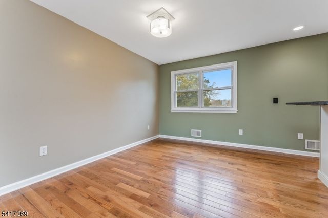 87 Lynnfield Ter, Lopatcong Twp., NJ 08865