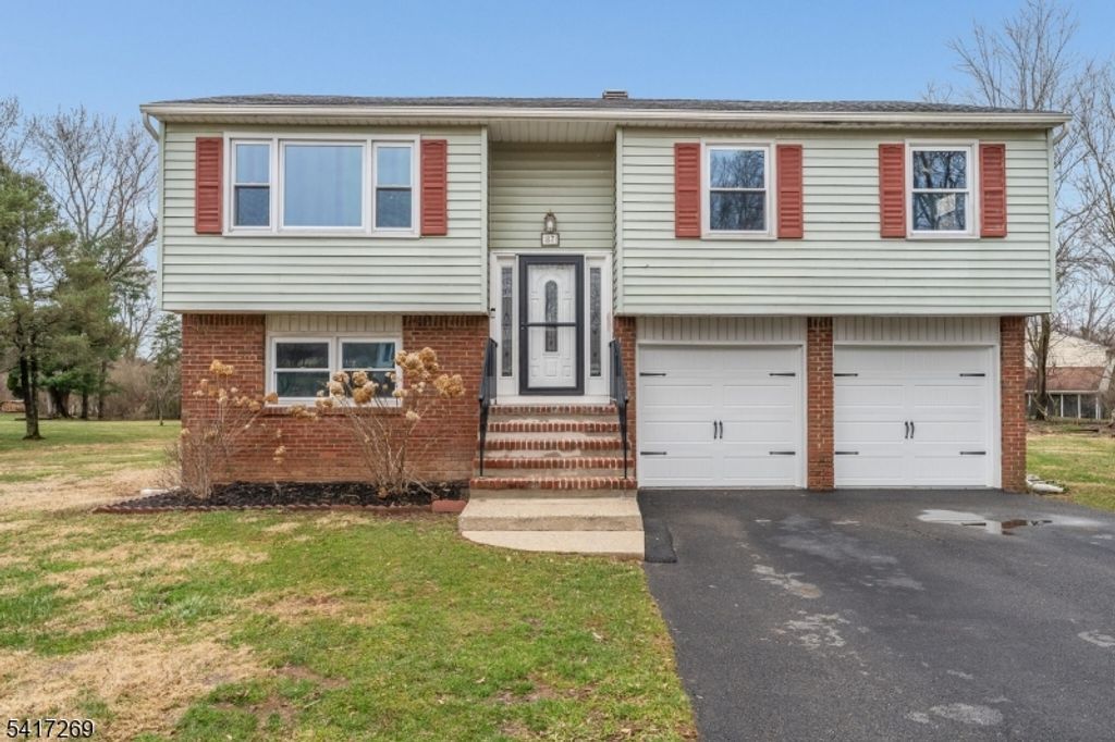 87 Lynnfield Ter, Lopatcong Twp., NJ 08865