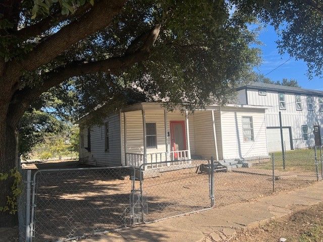 3512 S Harwood Street, Dallas, TX 75215