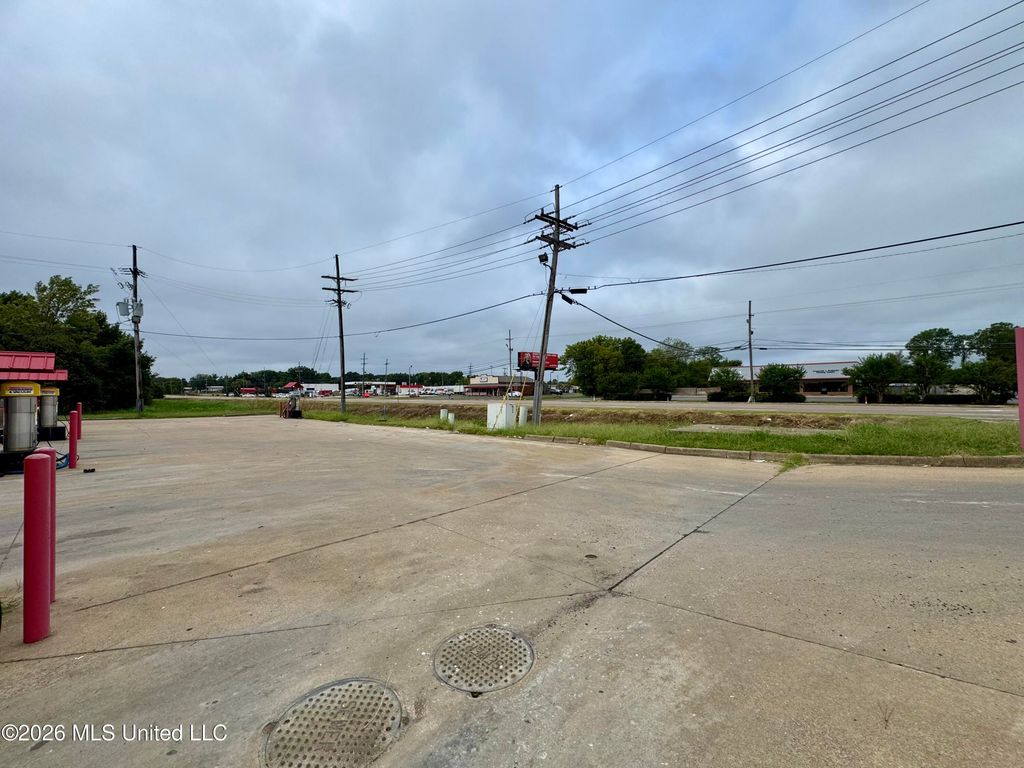 6900 U.s. 51, Horn Lake, MS 38637 — photo 4