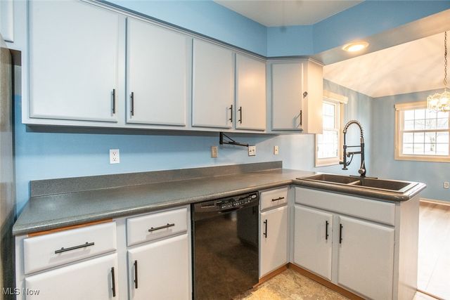 1360 Old Mill Path, Broadview Heights, OH 44147