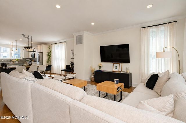 7 Raritan Cove, Keyport, NJ 07735