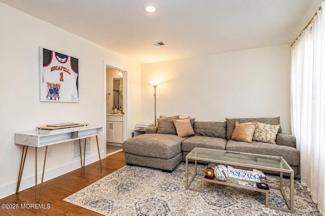 7 Raritan Cove, Keyport, NJ 07735