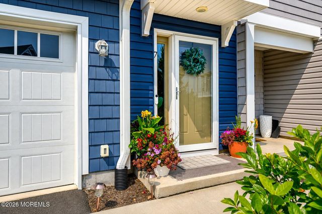 7 Raritan Cove, Keyport, NJ 07735
