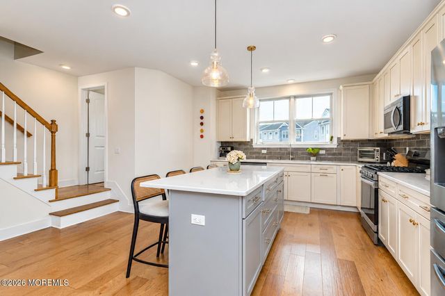 7 Raritan Cove, Keyport, NJ 07735