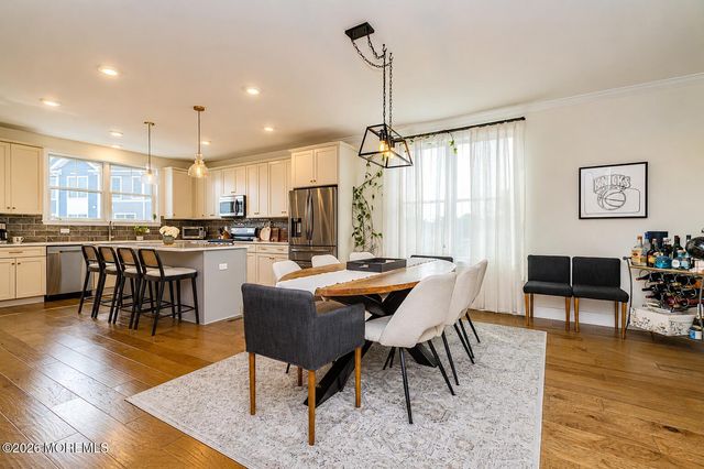 7 Raritan Cove, Keyport, NJ 07735